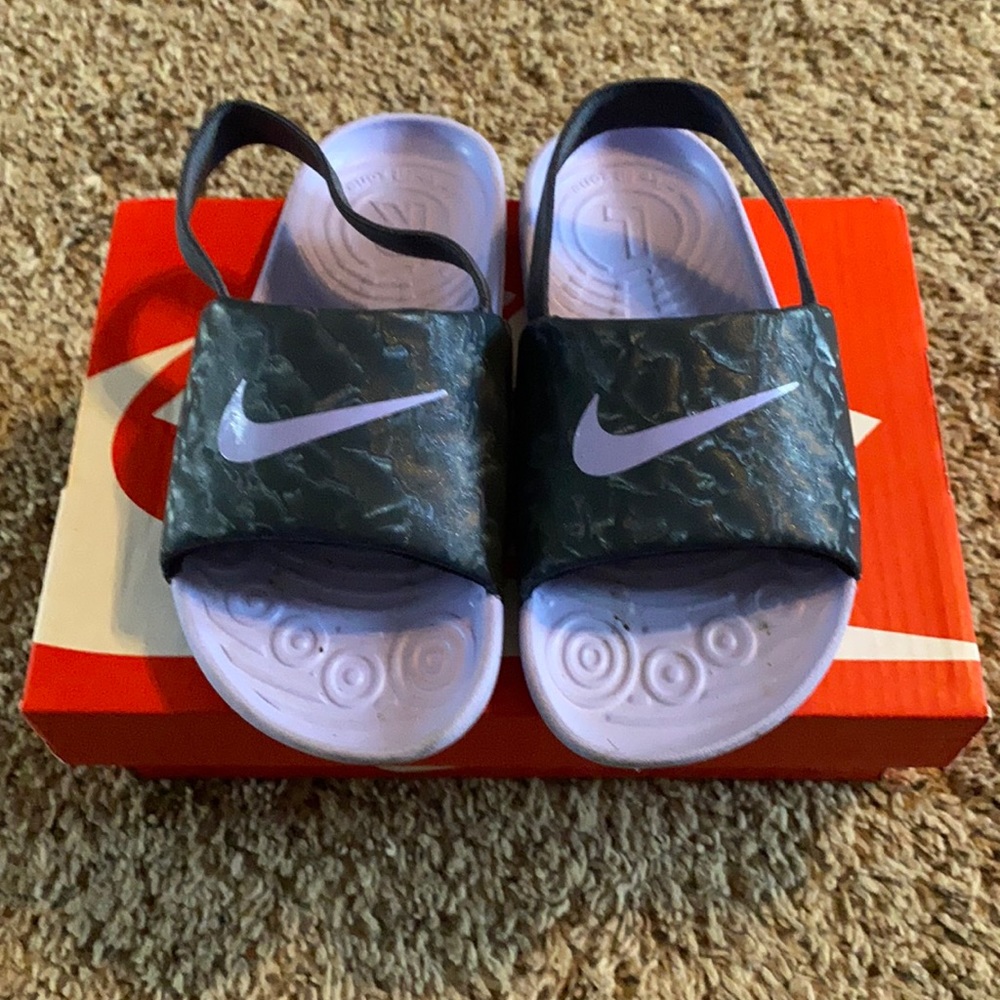 COPY - Euc Nike sandals